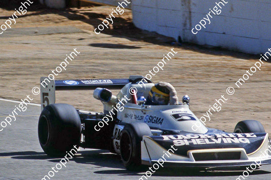 1981 FA Skyfrate 5 Wayne Taylor March 78B check head scratch or hit  (courtesy Roger Swan)(17)
