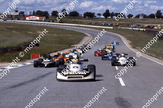1981 FA Skyfrate parade f into Jukskei 5 W Taylor March 78, 1 T Martin Maurer 3 Tilanus Ralt (courtesy Roger Swan) (1)