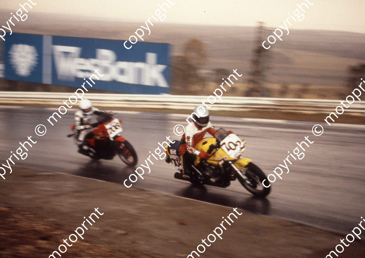 1982 Kya MC Elna SBK 702 Wayne Heasman Suzuki 708 Brett Hudson Kawasaki (courtesy Roger Swan) (94)