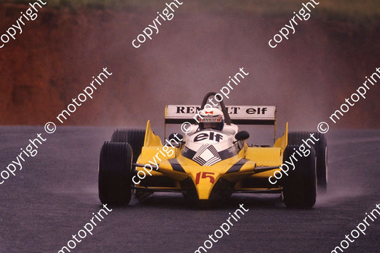 1982 SA GP 15 Alain Prost Renault RE30B compare livery to used in race (thanks Roger Swan) 6(3)