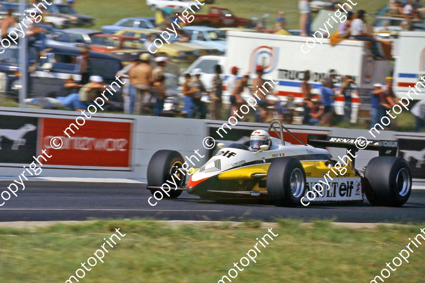 1982 SA GP 15 Alain Prost Renault RE30B note rear section side pod damage (thanks Roger Swan) (2)