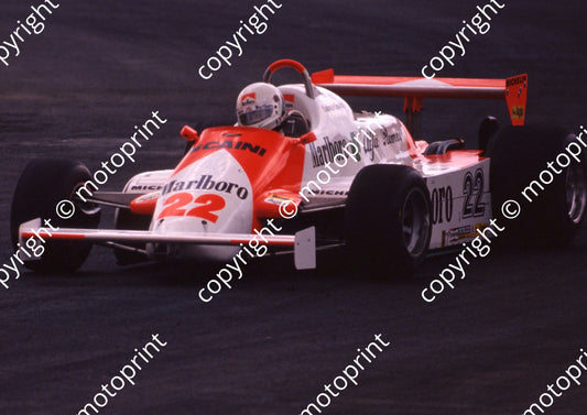 1982 SA GP 22 Andrea de Cesaris Alfa 010 (2)