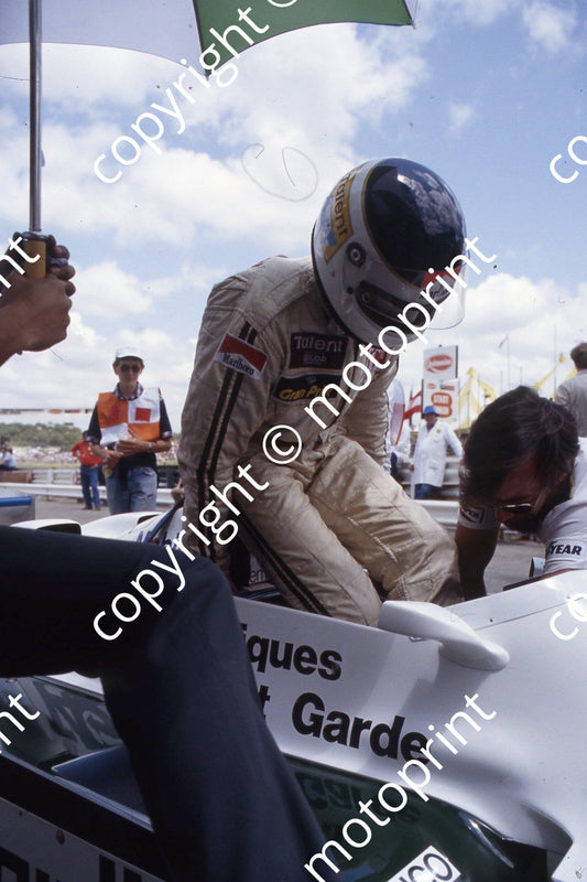 1982 SA GP Carlos Reutemann gets ready Williams (thanks Roger Swan)  (1)