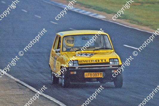 1982 SA GP support Gp 1 Y100 Tienie Oosthuizen Renault TS (thanks Roger Swan) (2)