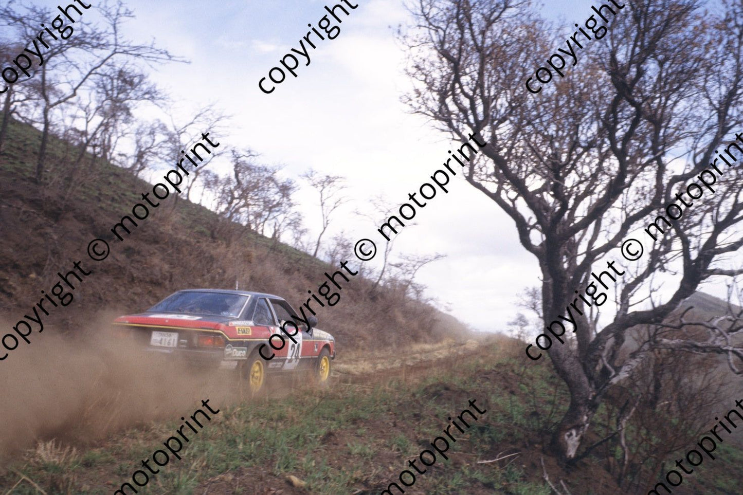 1982 Safari 24 (courtesy Roger Swan) (411)