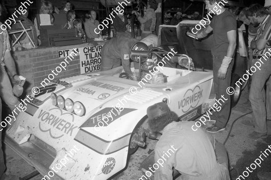 1982 9hr 16 Chevron B31 Bernard Tilanus, Ian Harrower and Graham Duxbury in car, driver change, night stop (3)