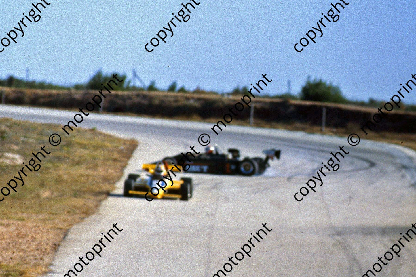 1983 Aldo 1 Graham Duxbury March 832 spinning (courtesy Roger Swan (2)