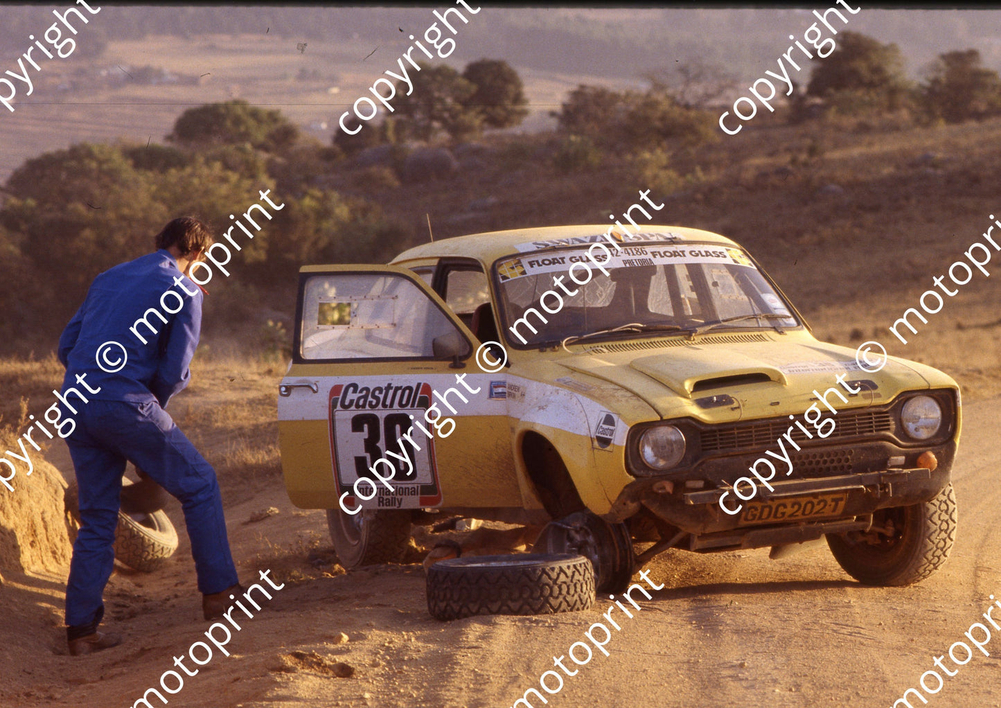 1983 Castrol Intnl 36 Andrew and Chris Birken  Escort (courtesy Roger Swan) (20)