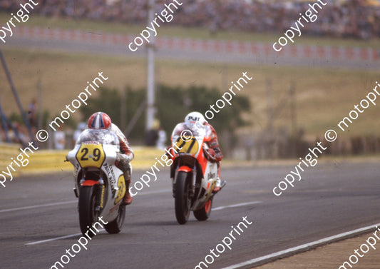 1983 SA GP 500cc 29 Keith Huewen Suzuki 27Eddie Lawson Yamaha  (Colin Watling Photographic) (13)