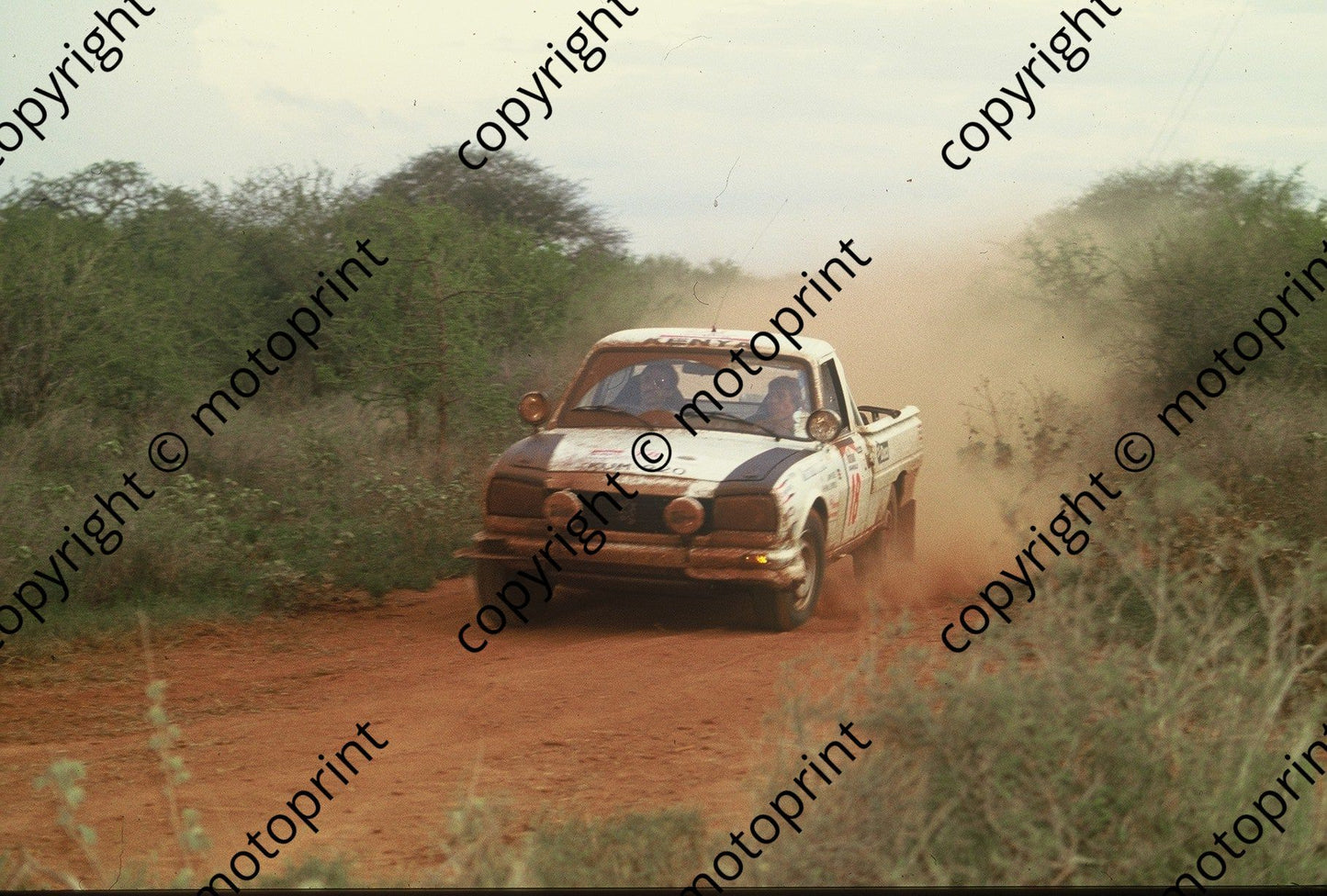 1983 Safari 18 Basil Criticos, John Rose Peugeot 504 V6 Pick up (courtesy Roger Swan)  (1)