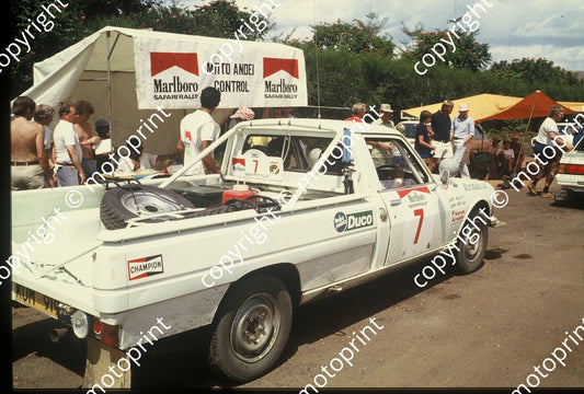 1983 Safari 7 Johnny Hellier, John Hope Peugeot 504 V6 Pick up Mtito Andei control (courtesy Roger Swan)  (2)