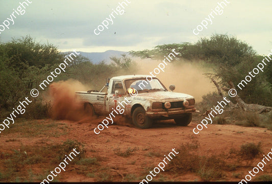 1983 Safari 7 Johnny Hellier, John Hope Peugeot 504 V6 Pick up (courtesy Roger Swan)  (3)