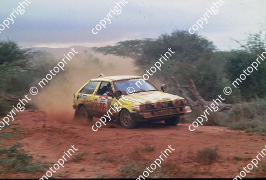 1983 Safari 86 Frank Tundo, Quentin Thomson Suburu 4WD Swingback not sharp (courtesy Roger Swan) (2)