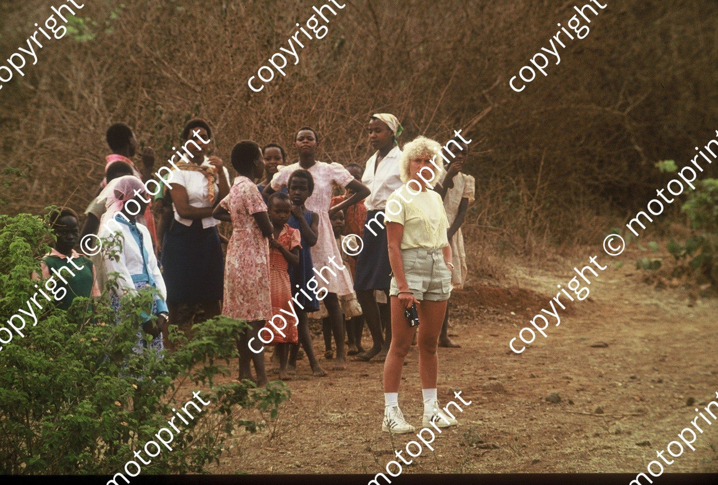 1983 Safari locals on the route (courtesy Roger Swan) (12a)