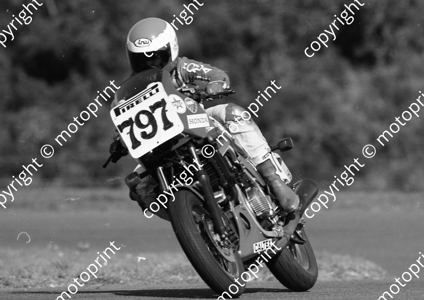 1984 EL Brut GP MC 797 Rob Petersen Honda VF (Colin Watling Photographic) (37)