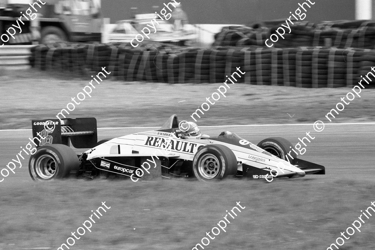 1985 Brands European GP 16 Derek Warwick Renault RE60B (Colin Watling Photographic) (122)