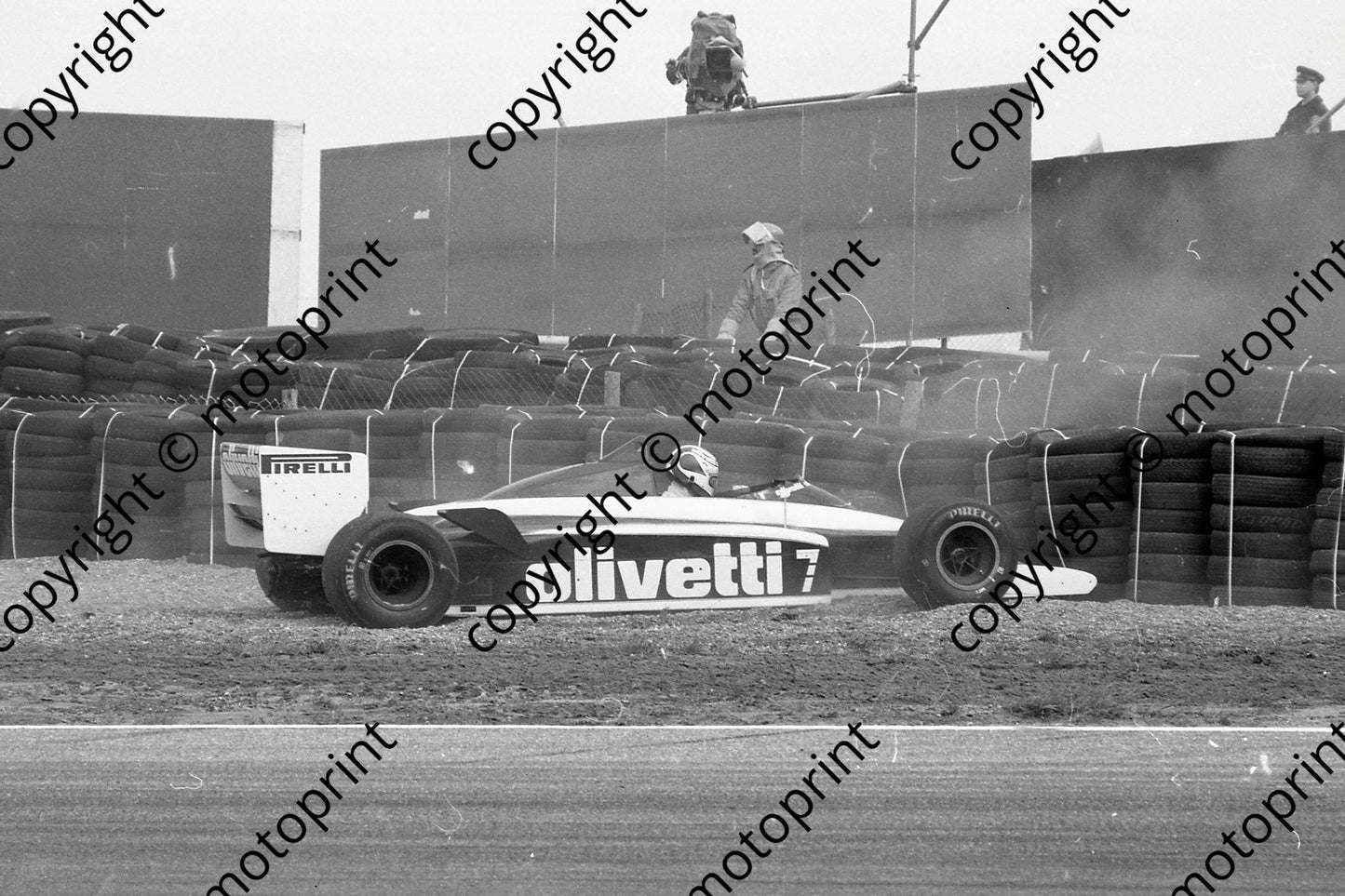 1985 Brands European GP 7 Nelson Piquet Brabham BMW BT54 stops (Colin Watling Photographic) (117)