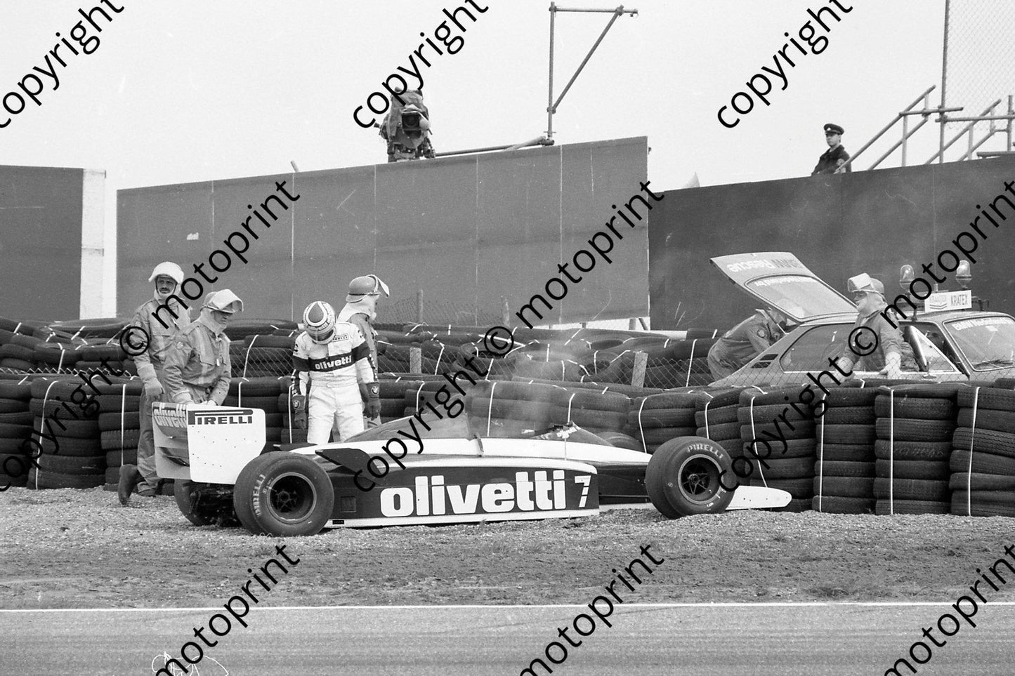 1985 Brands European GP 7 Nelson Piquet Brabham BMW BT54 stops (Colin Watling Photographic) (121)