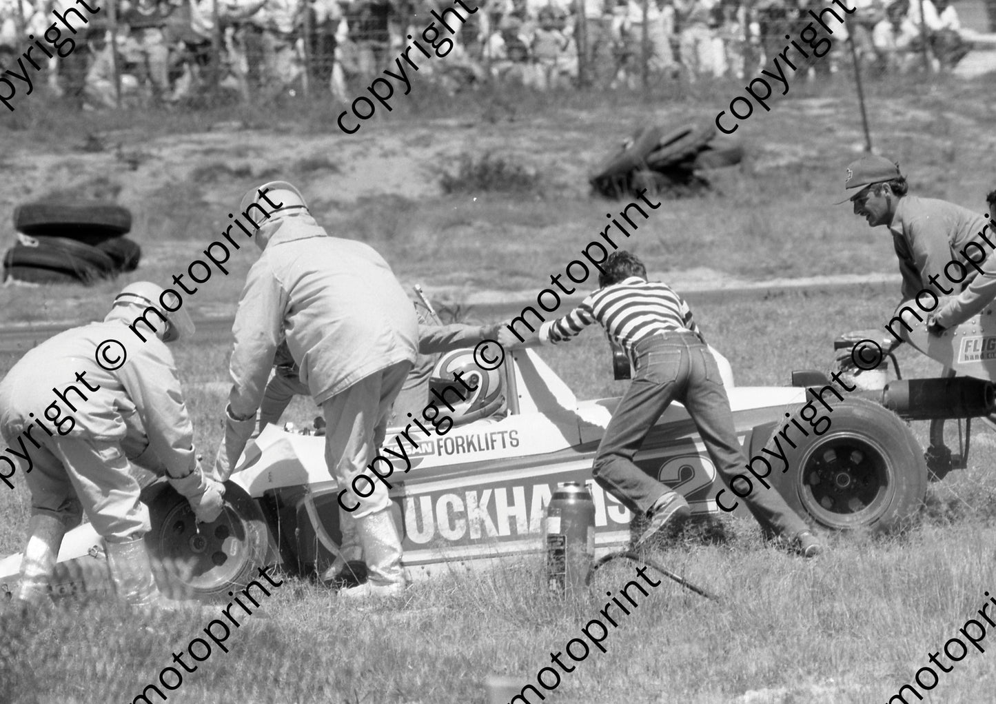 1985 Killarney F2 2 Bernard Tilanus off track (Colin Watling Photographic)39 (42)(1)