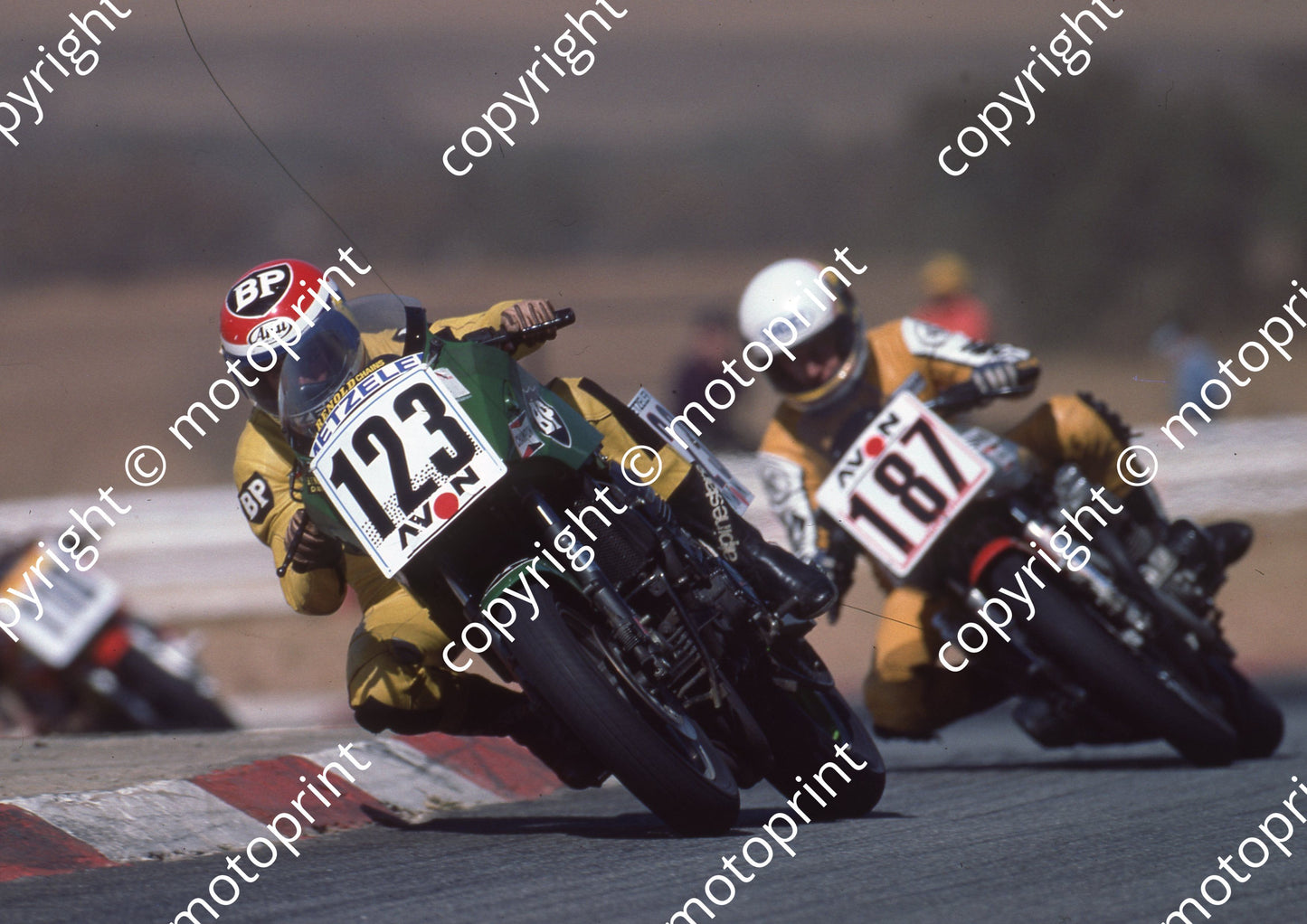 1985 Kya MC 123 Glenn Williams Kawasaki GPZ900R 187 Wayne Heasman Suzuki (Colin Watling Photographic) 322 (22) - Copy