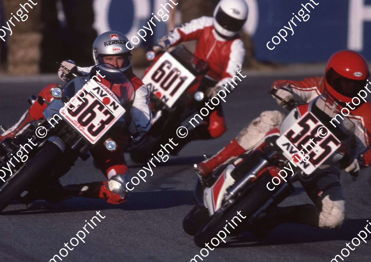 1985 Kya MC 585 Kevin Campbell Yamaha RD350 563 Adolf Boshoff Kawasaki ZX550 601 Adrian Fouche Yamaha RD350  (Colin Watling Photographic) 322 (68)