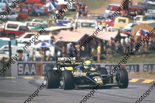1985 SA GP 12 a Ayrton Senna Lotus 97T NOTE FRONT AND REAR RIGHT SIDE TYRES COMPARE WITH PREVIOUS IMAGE (courtesy Roger Swan) (4)