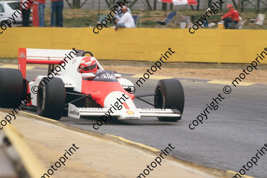 1985 SA GP 1 Niki Lauda McLaren MP4-2B(courtesy Roger Swan) (7)