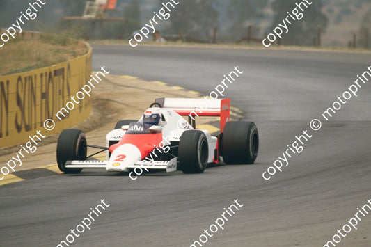 1985 SA GP 2 Alain Prost McLaren MP4-2B (courtesy Roger Swan) (8)
