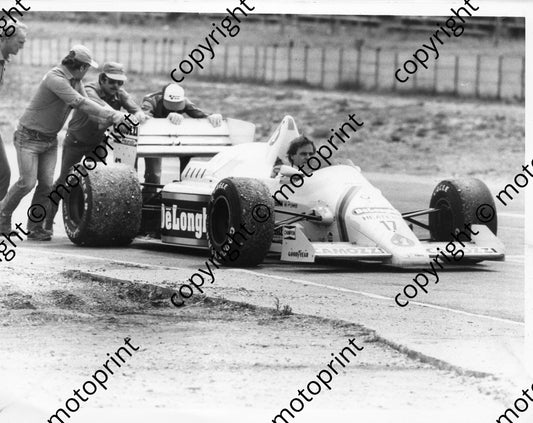 1985 SA GP Gerhard Berger Arrows A8 practice, spin (34)