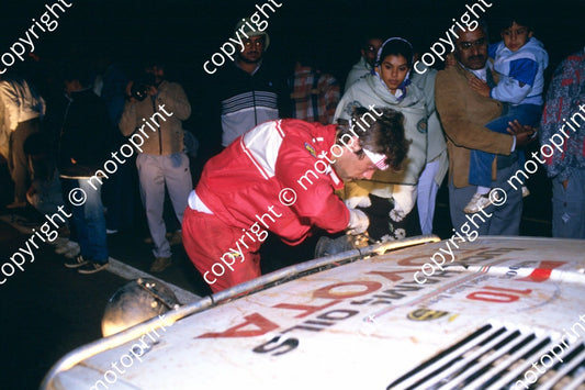 1985 Safari 10 Lars-Erik Torph working on car (courtesy Roger Swan) (291)