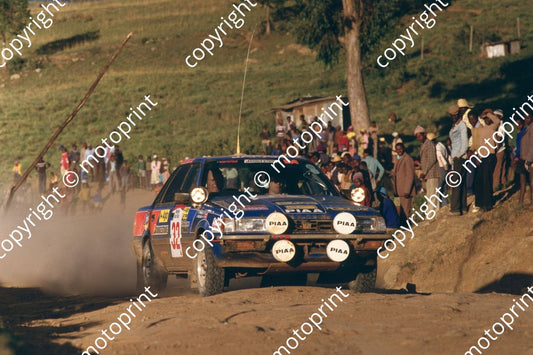 1985 Safari 32 check year (courtesy Roger Swan) (193)