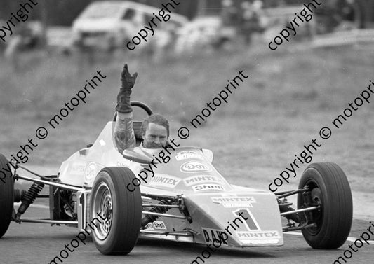 1986 Killarney FF 1 Basil Mann Royale RP31 (Colin Watling Photographic) (5)