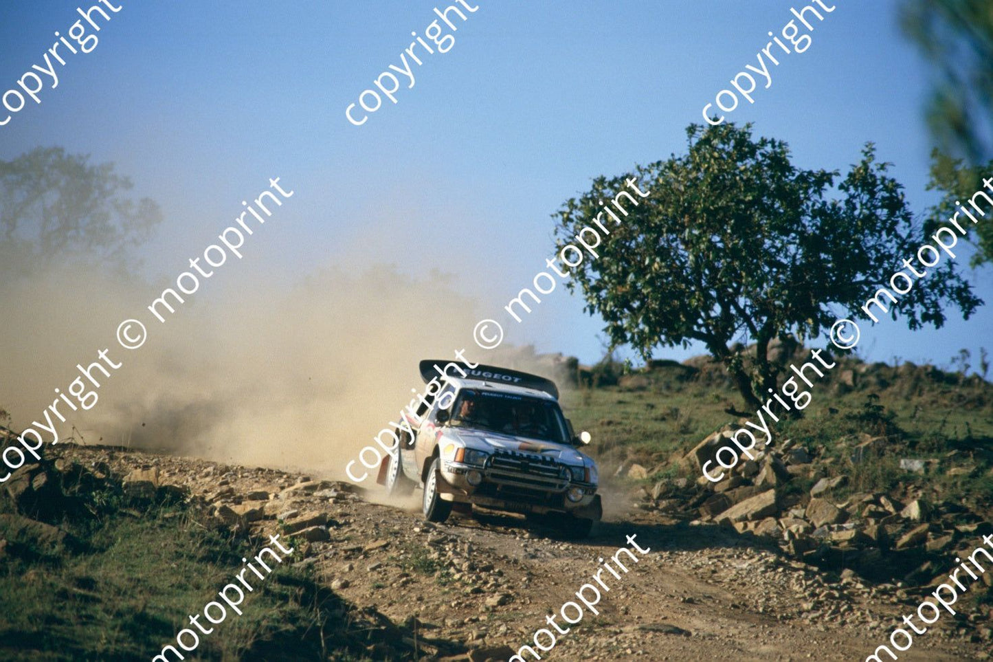 1986 Safari 1 Juha Kankkunen, Juha Piironen Peugeot 205 Turbo (courtesy Roger Swan) (21)