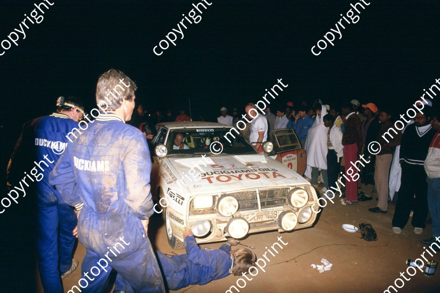 1986 Safari 2 Bjorn Waldegard, Fred Gallagher Celica Twincam night (RSwan) (11)