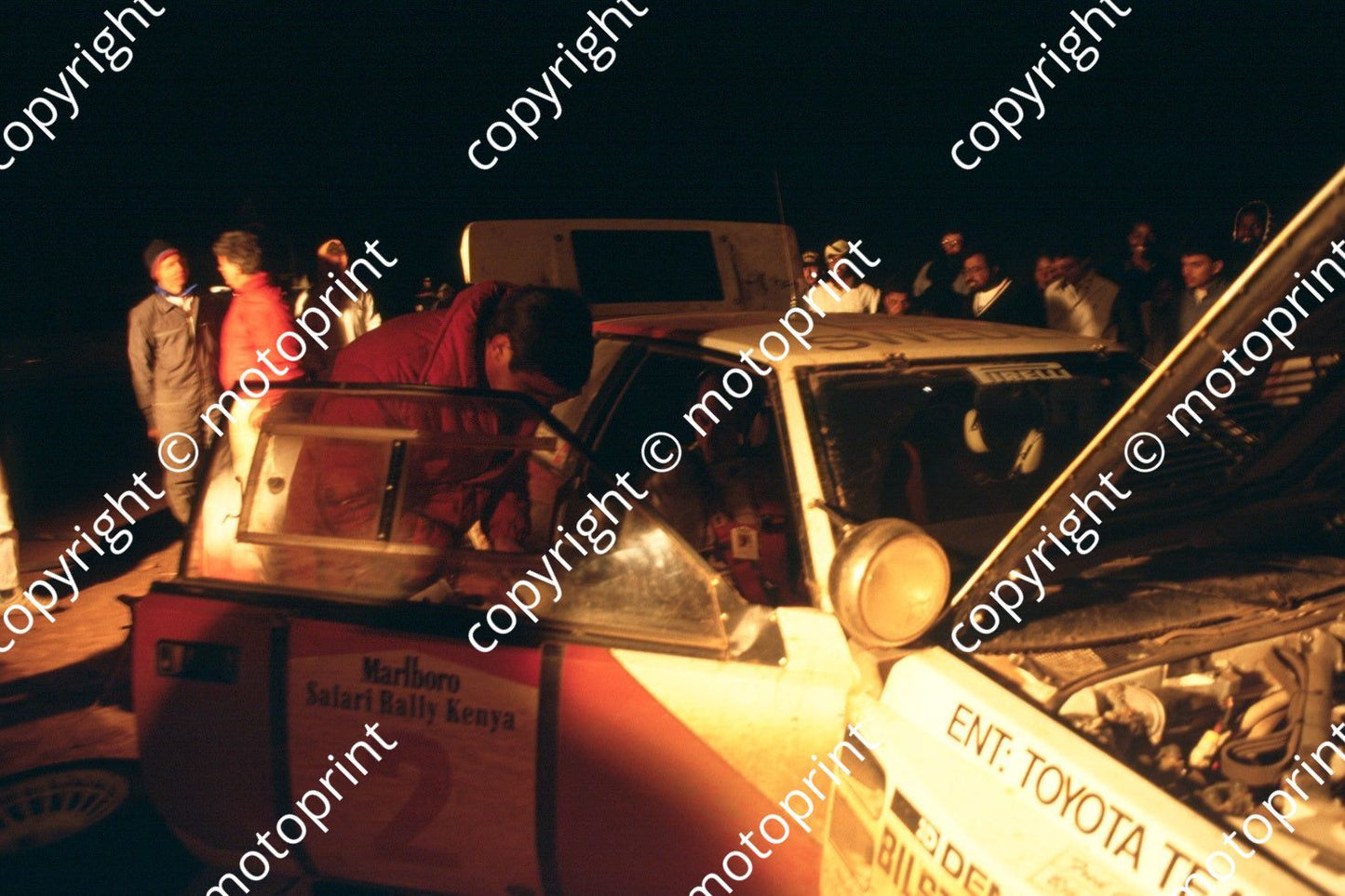 1986 Safari 2 Bjorn Waldegard, Fred Gallagher Celica Twincam night (RSwan) (8)