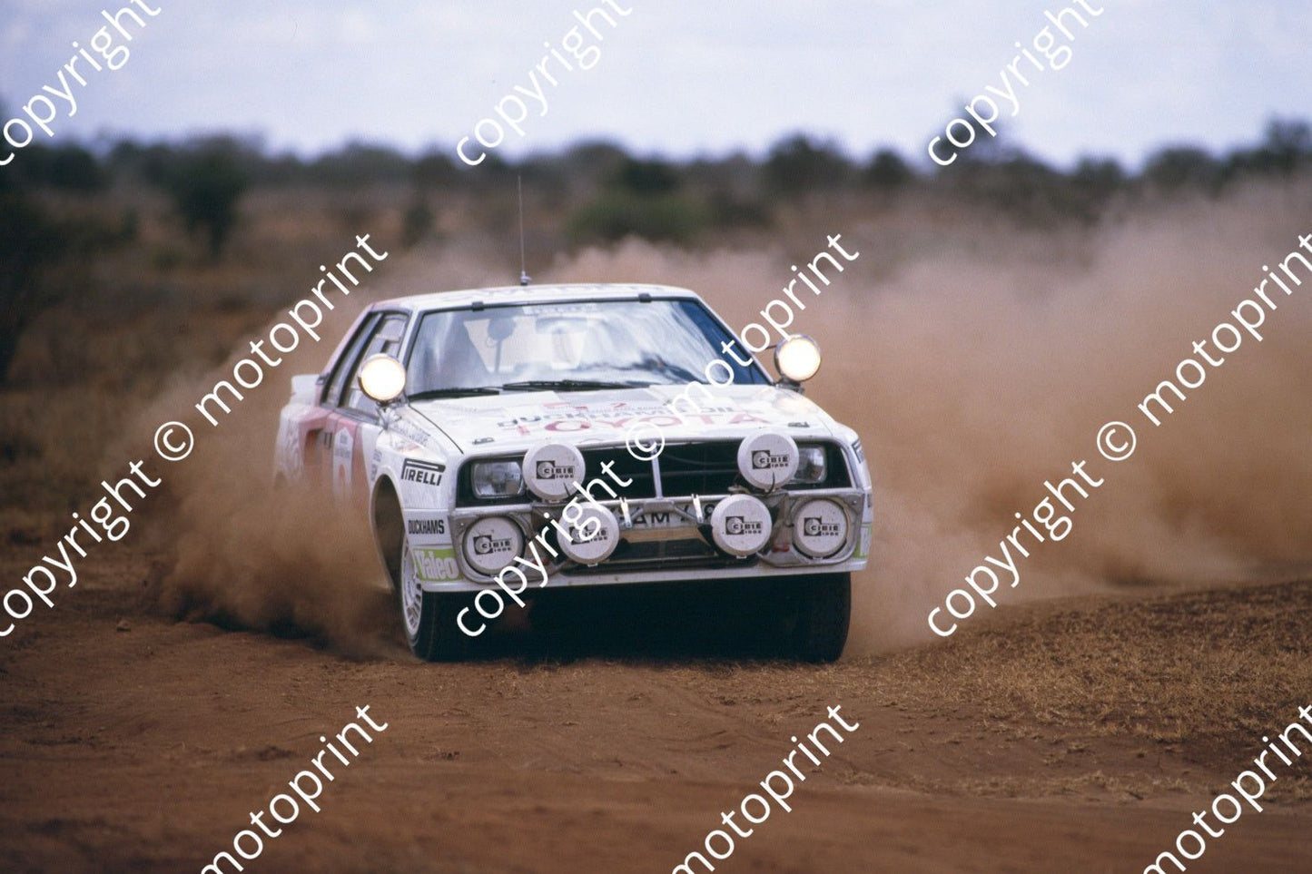 1986 Safari 2 Bjorn Waldegard, Fred Gallagher Celica Twincam turbo (RSwan) (36)