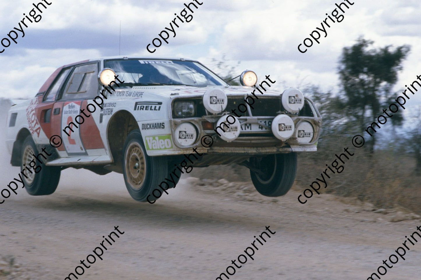 1986 Safari 2 Bjorn Waldegard, Fred Gallagher Celica Twincam turbo (RSwan) (41)