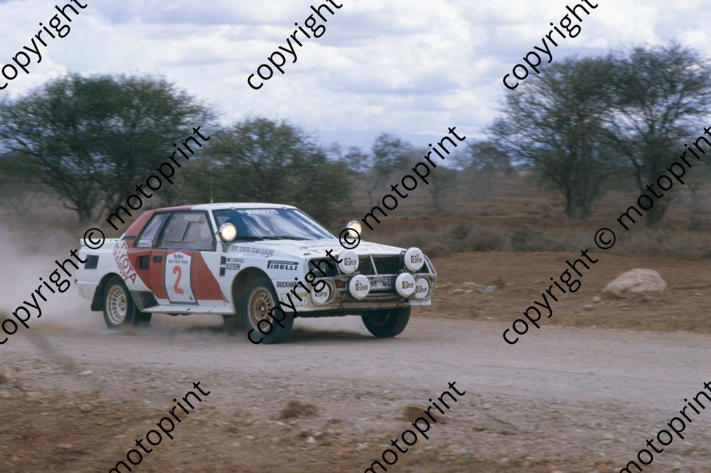 1986 Safari 2 Bjorn Waldegard, Fred Gallagher Celica Twincam turbo (RSwan) (45)