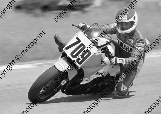1986 Welkom MC 709 Jamie Thomas Yamaha FZ750 NOTE RIGHT FOOT (Colin Watling Photographic) (27 (5)