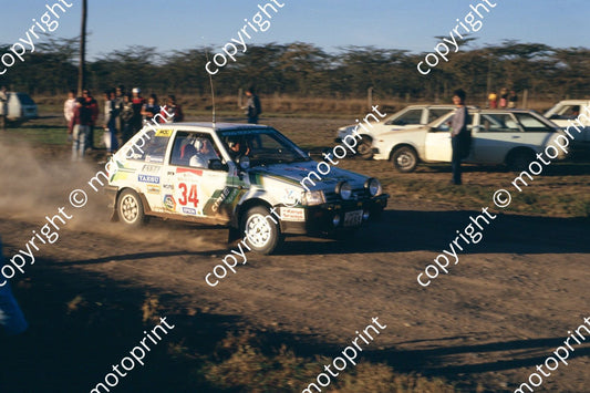 1987 Safari 34 (courtesy Roger Swan) (287)