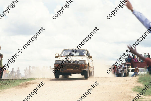 1987 Safari 35 Takeshi Hirabayashi, Thee Soin Daihatsu Charade (courtesy Roger Swan) (389)