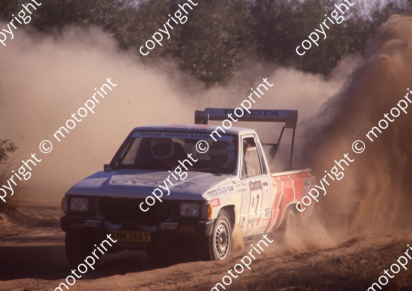 1988 Castrol Intnl Rally 7 Tony Pond, Richard Leeke Toyota pick up (Colin Watling Photographic) (5)