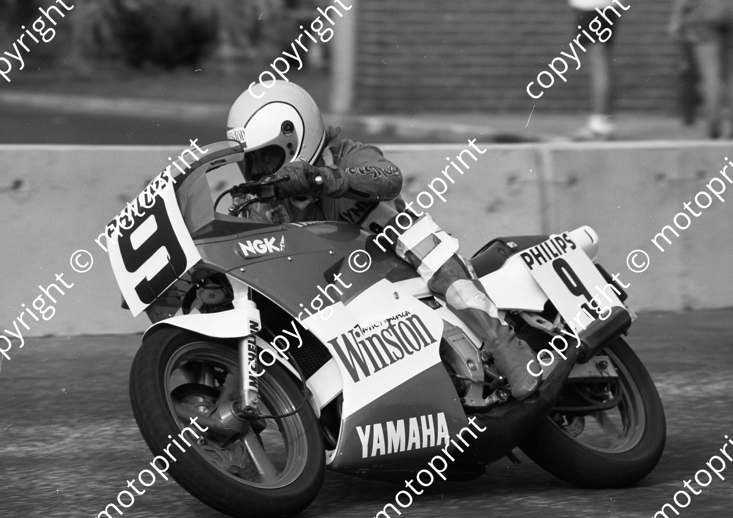 1988 Dbn MC 9 Mitchell Hickey Yamaha TZR250 (Colin Watling Photographic) (5)
