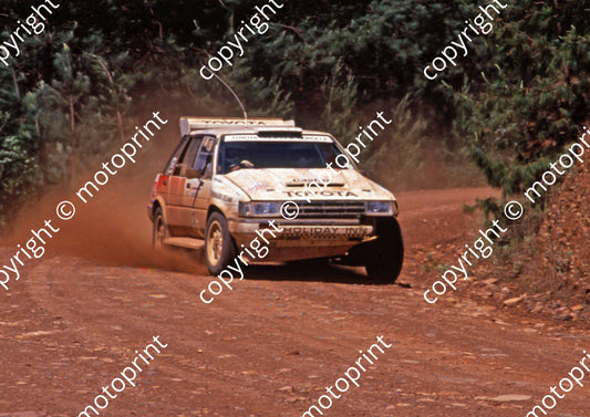 1988 Nissan 400 1 Serge Damseaux, Vito Bonafede Toyota Conquest(courtesy Roger Swan) (28)