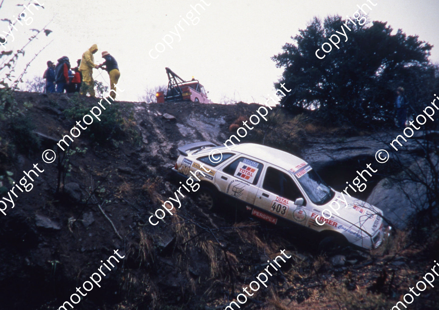 1988 Total 403 Vic Procter, Keith Botwood Sierra XR6 accident(courtesy Roger Swan) (5)