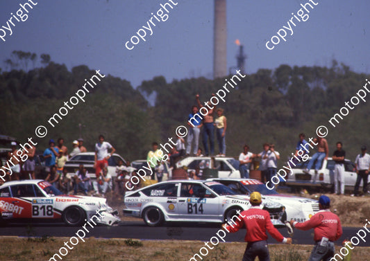 1989 EL Wesbank 14 Nico Bianco Alfa GTV6 NOTE DAMAGE 18 Gary Dunkerley Porsche 911 (Colin Watling Photographic) (3)