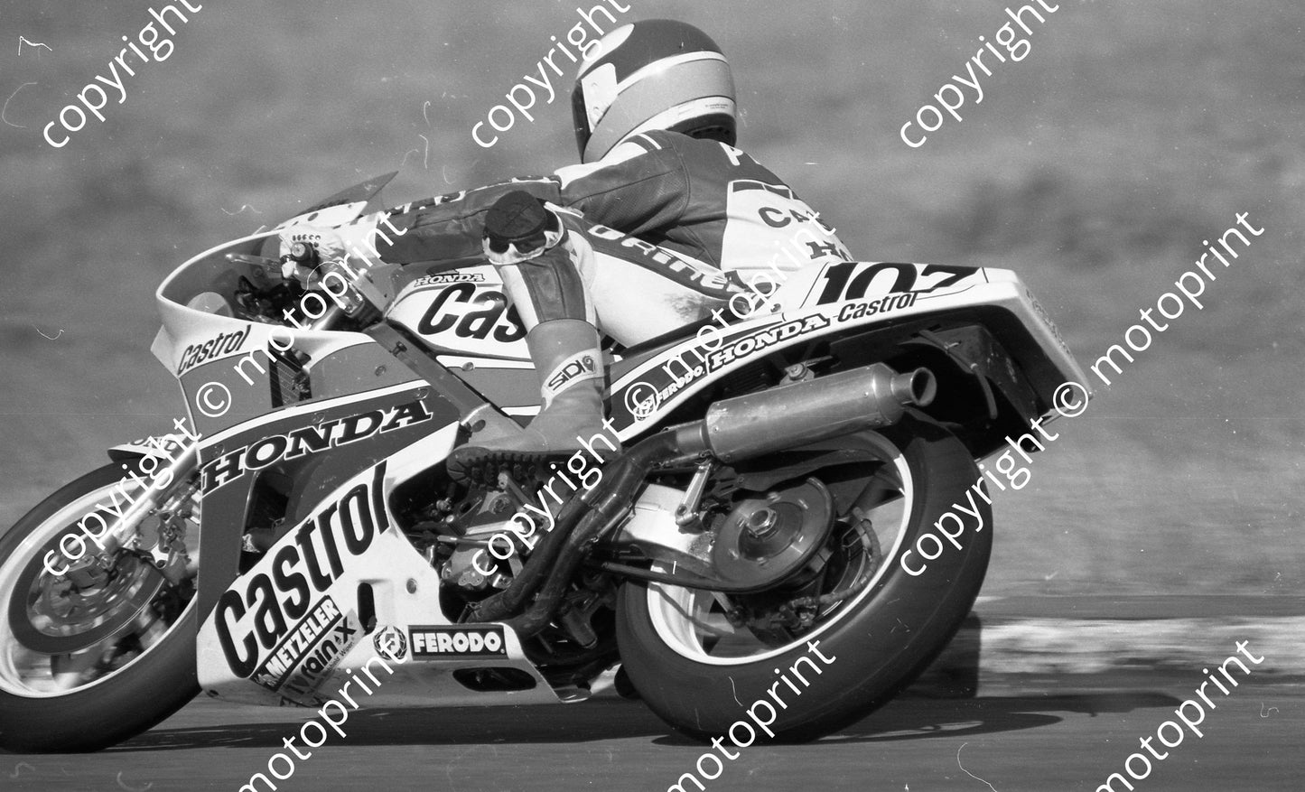 1989 Welkom MC 107 Dave Petersen Honda RC (Colin Watling Photographic) (1)