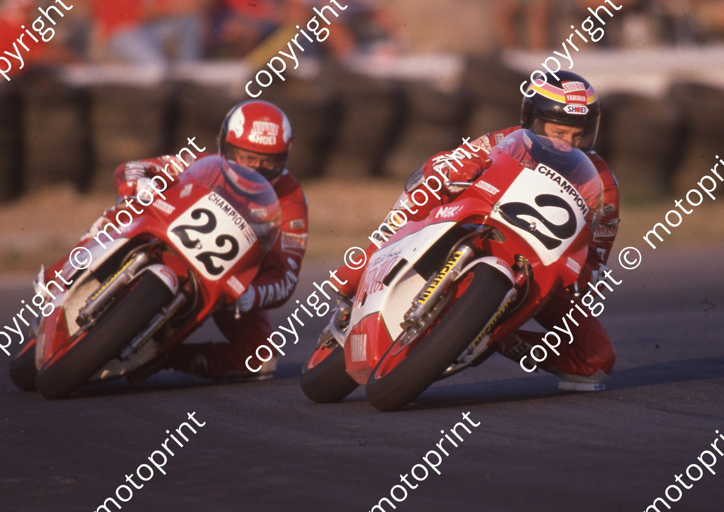 1989 Welkom MC 22 Russell Wood 2 Wayne Doran Yamaha TZs (Colin Watling Photographic) (2)