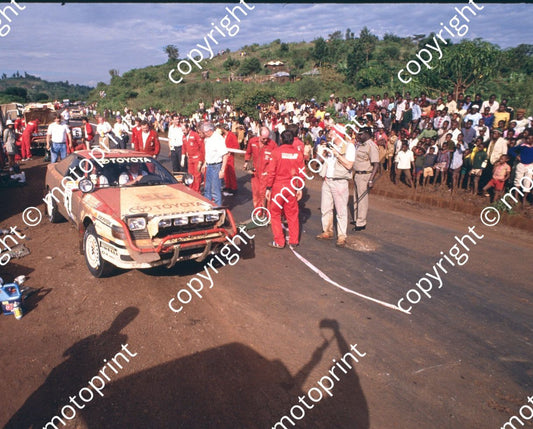1990 Safari 3 Bjorn Waldegard, Fred Gallagher Celica GT-4 service(RSwan) (1)