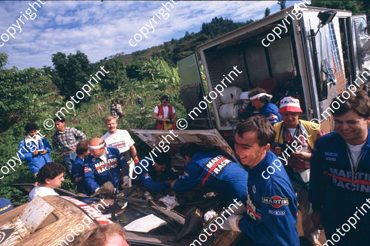 1990 Safari 5 Juha Kankkunen, Juha Piironen Lancia Delta service(RSwan) (5)